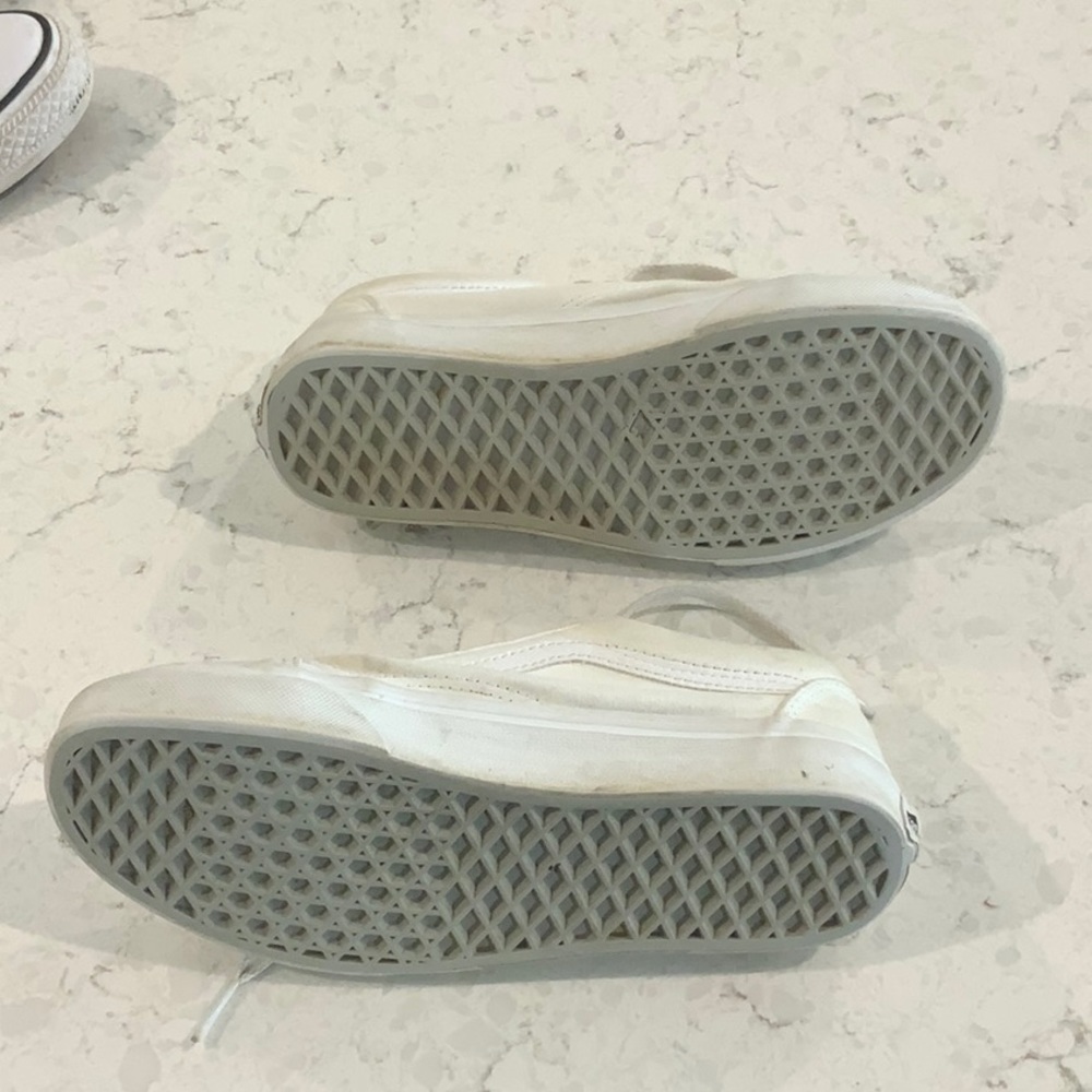 Vans - Picture 3 of 4